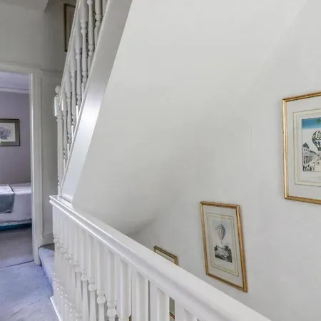 펜션 Homely 4 Bed Characterful *