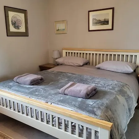 Homely 4 Bed Characterful 펜션 *