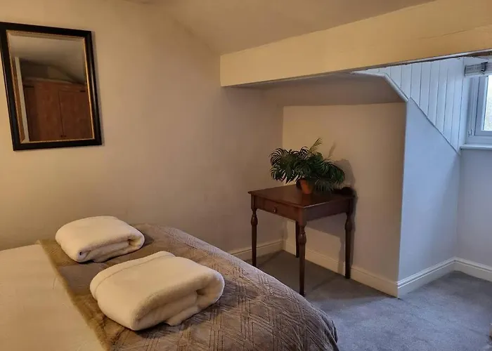 Homely 4 Bed Characterful