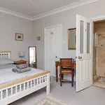 Homely 4 Bed Characterful 度假居