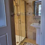 Homely 4 Bed Characterful * 佩特利布里奇