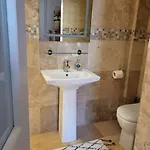 度假居 Homely 4 Bed Characterful