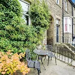 Homely 4 Bed Characterful 度假居 *