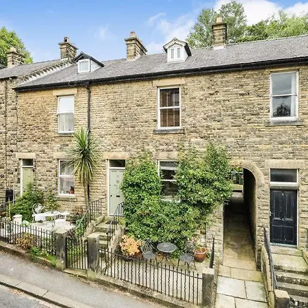 Homely 4 Bed Characterful 度假居 *