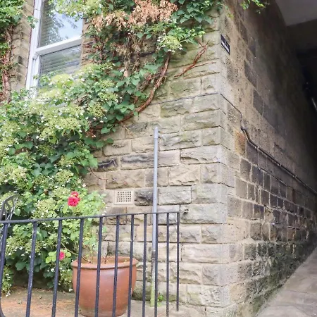 Homely 4 Bed Characterful 度假居 *