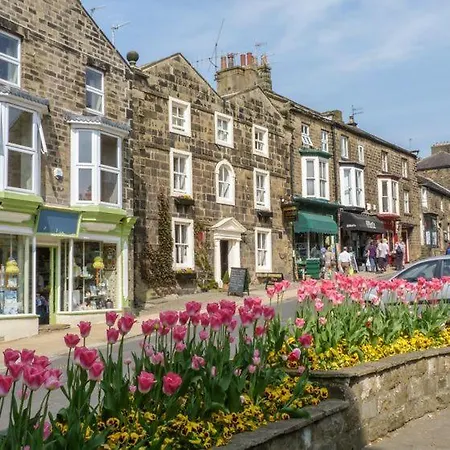 Homely 4 Bed Characterful