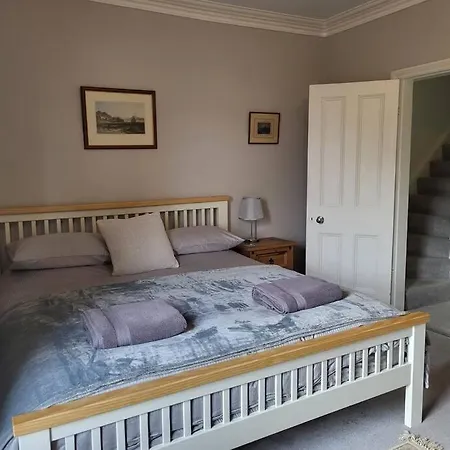 度假居 Homely 4 Bed Characterful 佩特利布里奇